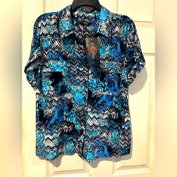 NWOT Cocomo Collared Floral Design Blouse with Cuffed Short Sleeves - Picture 1 of 8